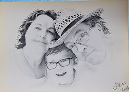 Julien avec ses parents : Nath et Zeph